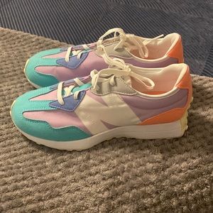 Youth (girls) new balance size 6